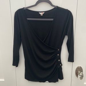 Guess 3/4 deep V shirt